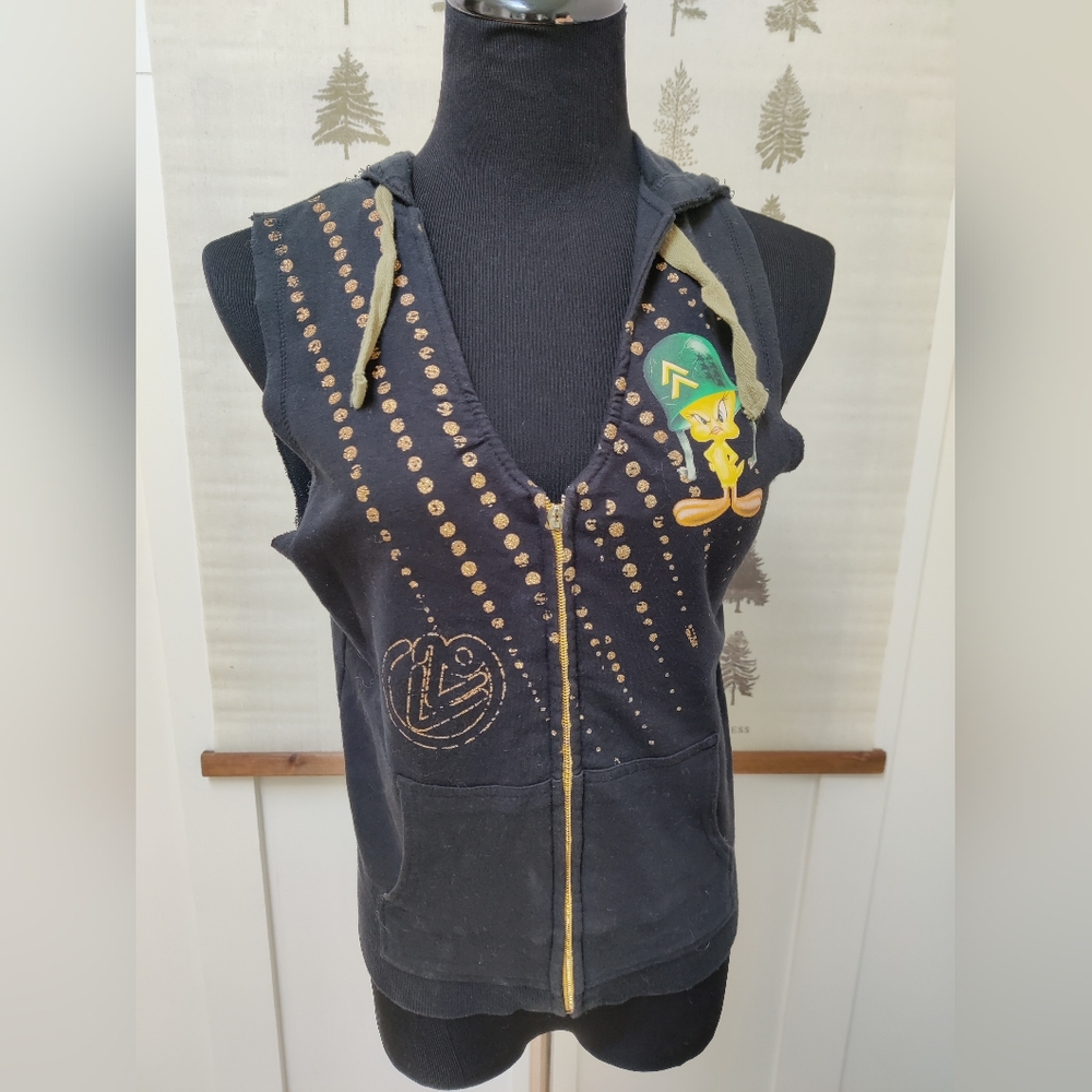 Lot29 Tweety Graphic Sleeveless Hoodie – Black Gold Zip-Up - LG